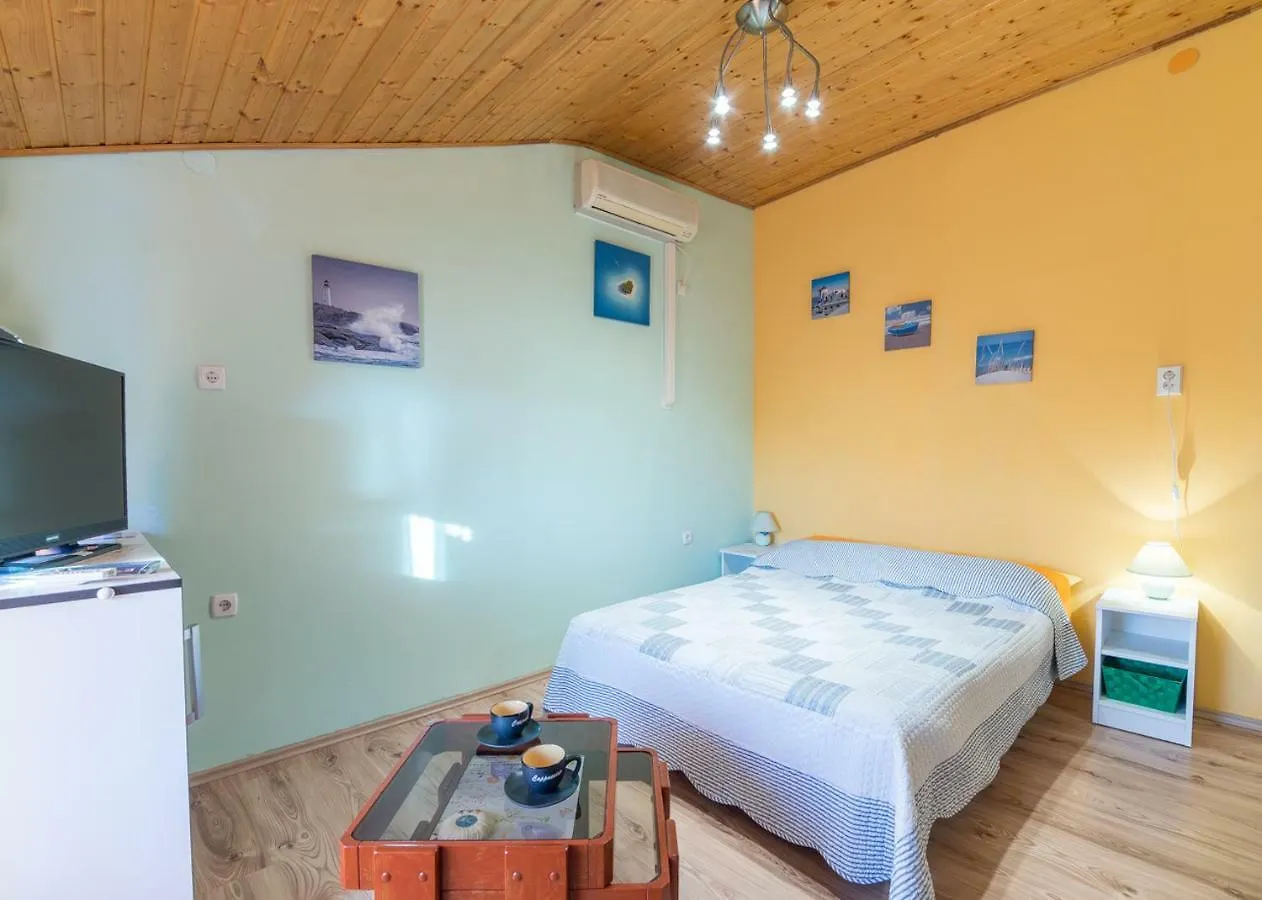 Apartment In Center Pula